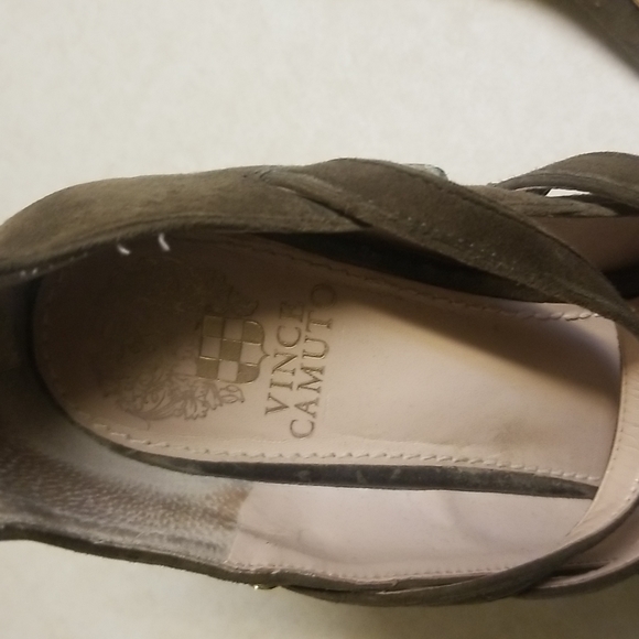 Vince Camuto suede olive green heels size 10 - Picture 3 of 7